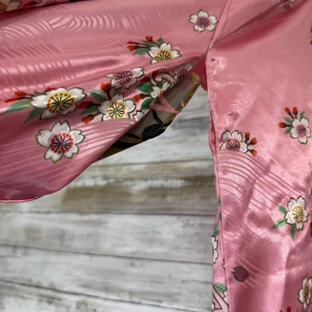 Japanese Kimono Women’s Pink Floral Robe Sode-Tsuke